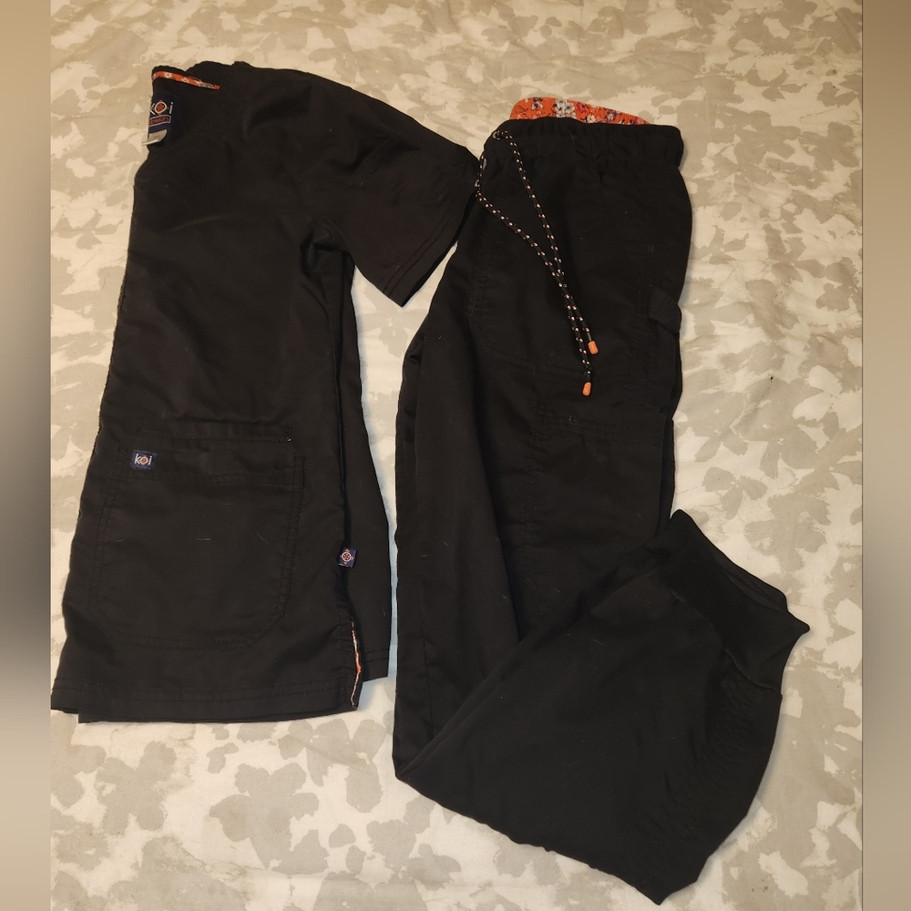 Koi Strech Liv Scrubs Set